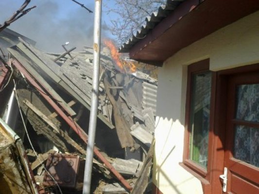 Locuitorii din satul Moviliţa riscă să ardă de vii sub ochii primarului